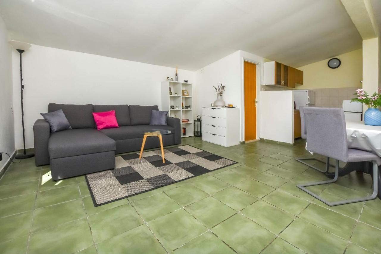 Apartments Ercegovic 罗戈兹尼察 外观 照片